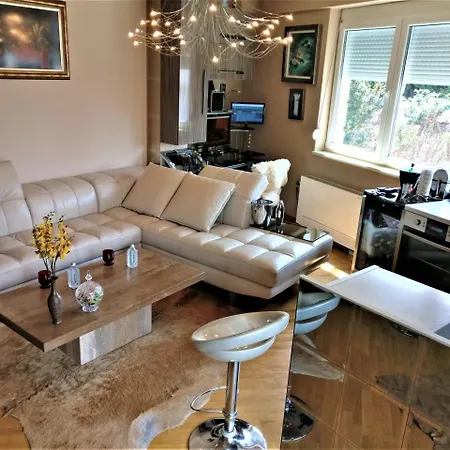 Stunning In Centre In Elite Neibourhood Vodno Апартаменты